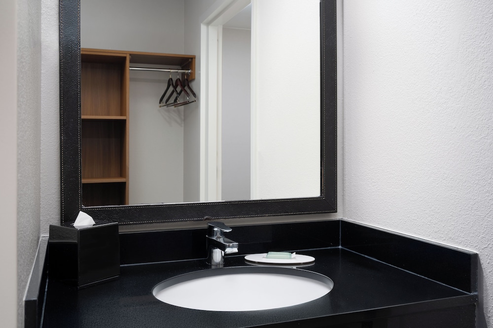 Fairfield Inn By Marriott Orlando Airport - photo 16