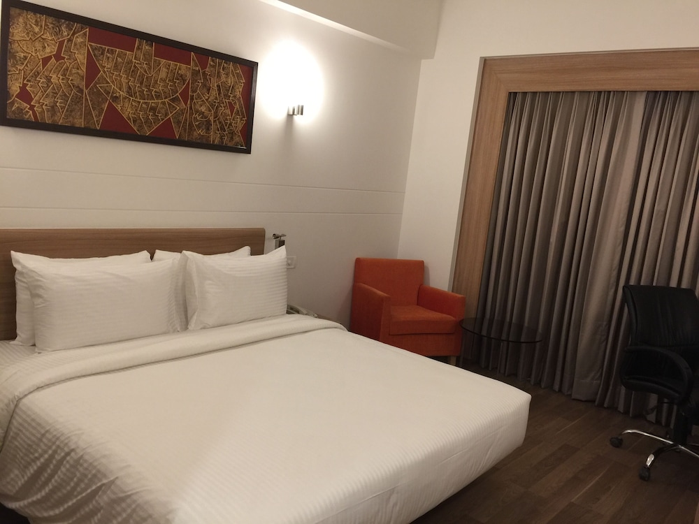 Lemon Tree Hotel Sector 60 Gurugram — Sohna — photo 4