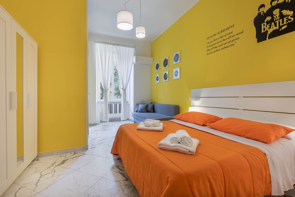 B&B Colori e Note — 4-Star Luxury Hotel in Naples, Italy