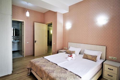 Heart of Tbilisi modern 3 bedroom apartment