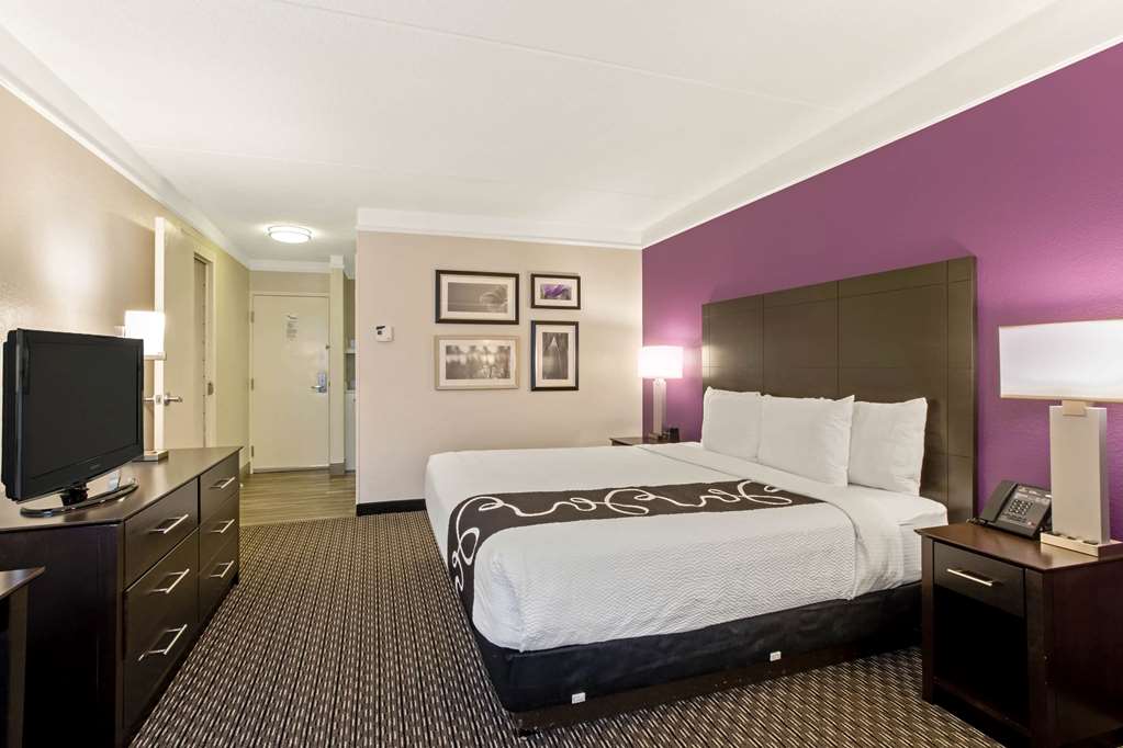 La Quinta Inn & Suites by Wyndham Boston Andover - photo 25