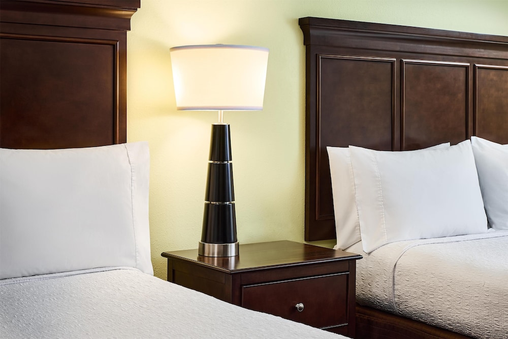 Hampton Inn & Suites Destin - photo 11