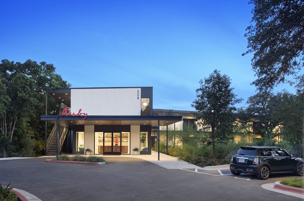 The Ruby Hotel - photo 44