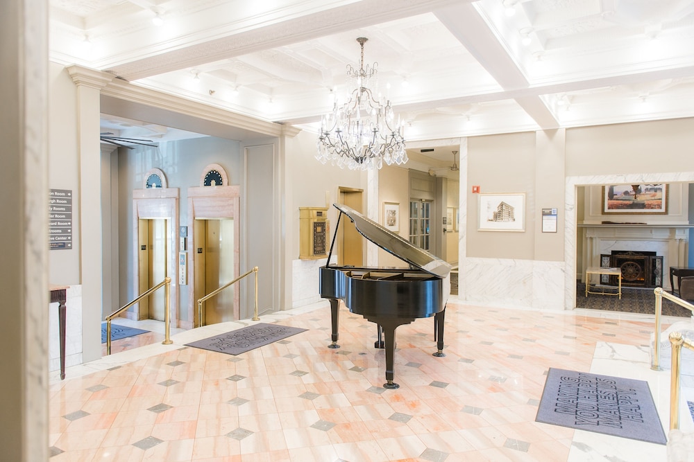 Hampton Inn & Suites Birmingham Downtown Tutwiler - photo 2