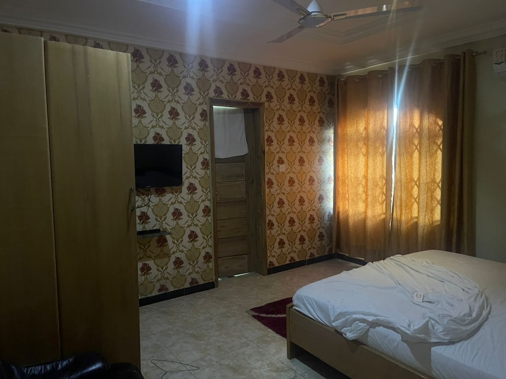 Hide View Hotel — Unknown City — photo 3