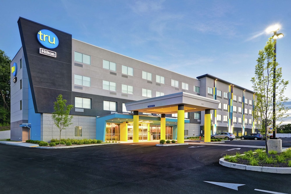 Tru by Hilton Chicopee Springfield - featured photo