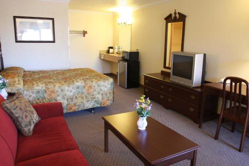 Western Royal Inn - photo 12