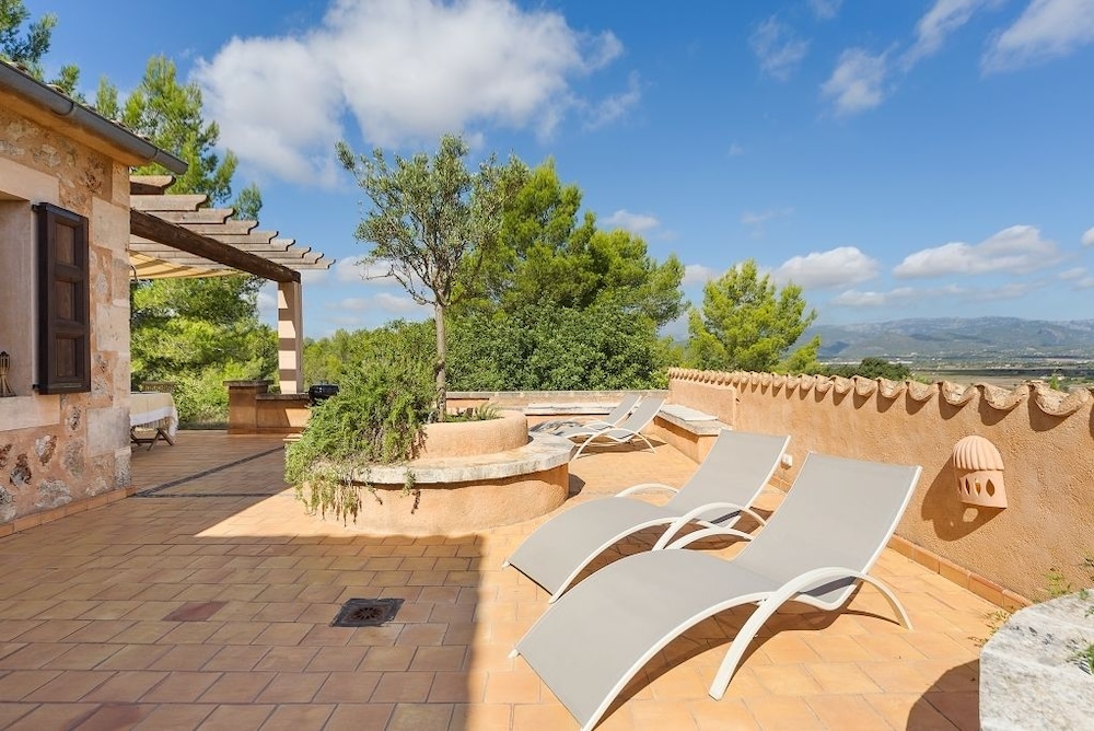 Holiday Country house Mallorca — 4-Star Luxury Hotel in Santa Eugenia, Spain