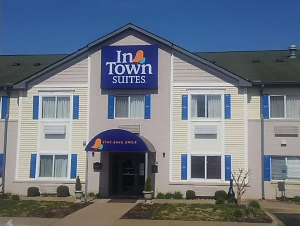 InTown Suites Extended Stay Clarksville - photo 25