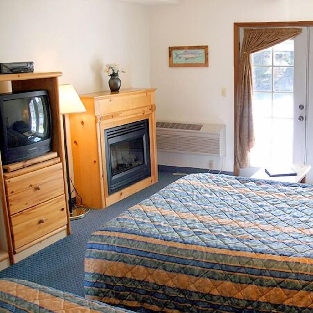 Edgewater Inn Shady Cove - photo 5