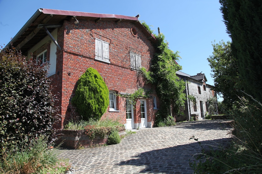 La Citadelle Dhututu — hotel in Avesnes-Sur-Helpe