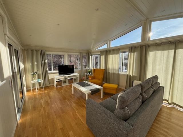 Hus Ana familienfreundliches Schwedenhaus Fengersfors Kanu inklusive in Unknown City, Sweden