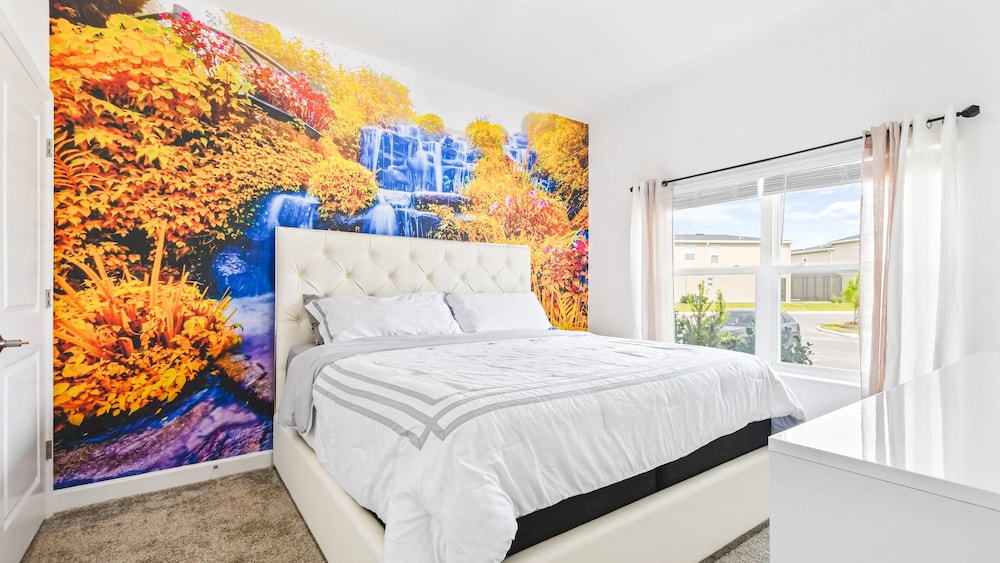 4BR Tropical Storey Lake Townhome Private Pool