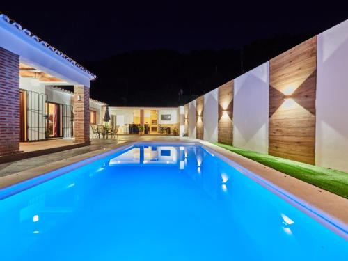 Cubo S Finca El Nogal De Los Montes De Malaga — Malaga