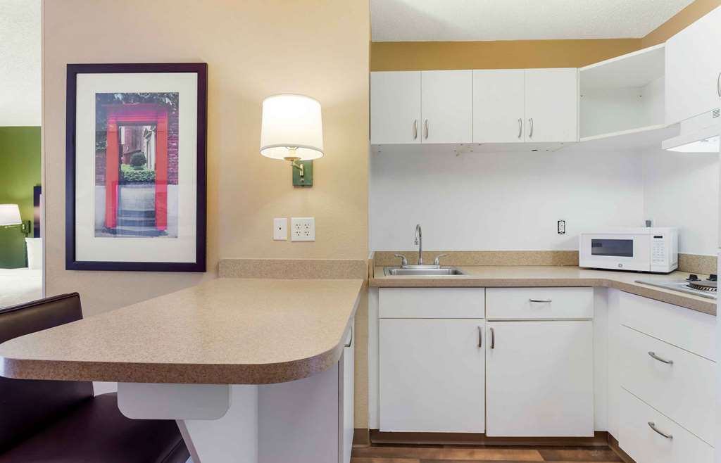 Extended Stay America Suites Houston Galleria Uptown - photo 33