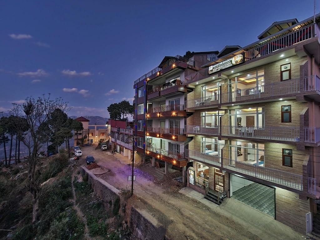 Hotel Mountain Shadow in Kasauli, India