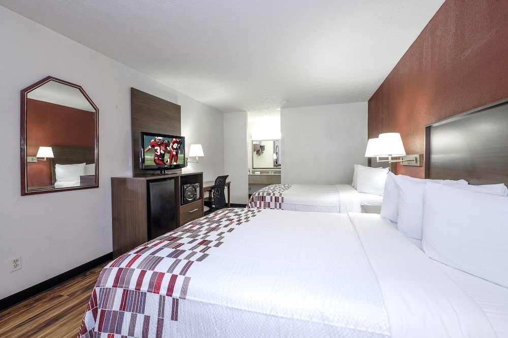 Red Roof Inn Edgewood - photo 15