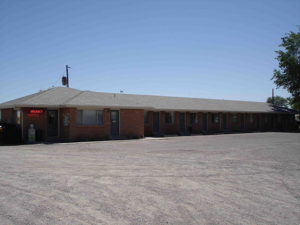 Tops Motel - photo 23