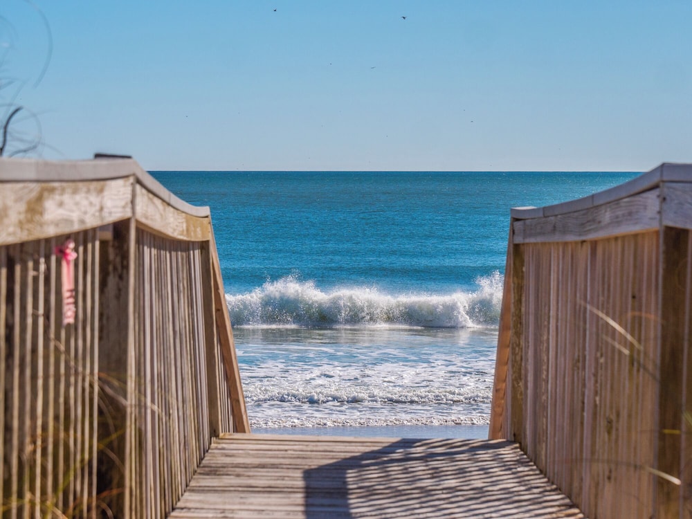 Sandy Feet in Sneads Ferry, United States