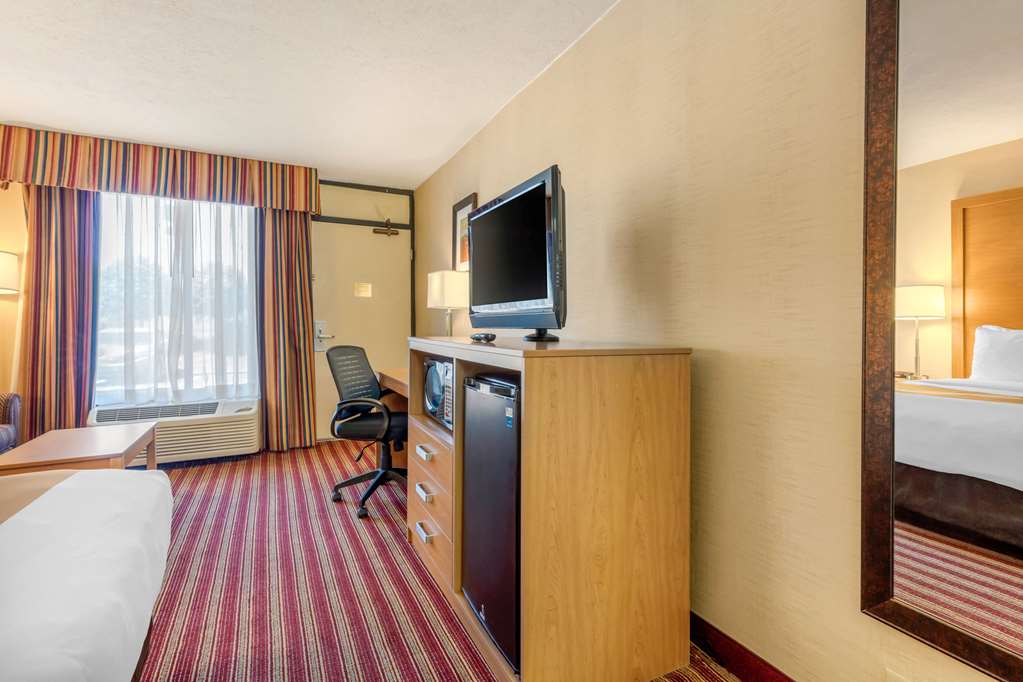 Quality Inn Exit 4 - photo 20