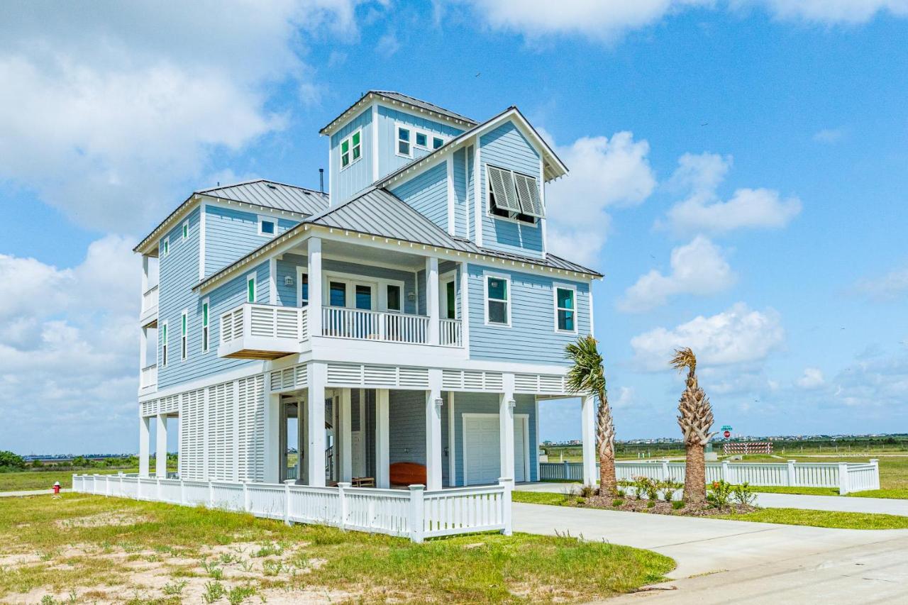 The Blue Pelican — 4-Star Luxury Hotel in Galveston, United States