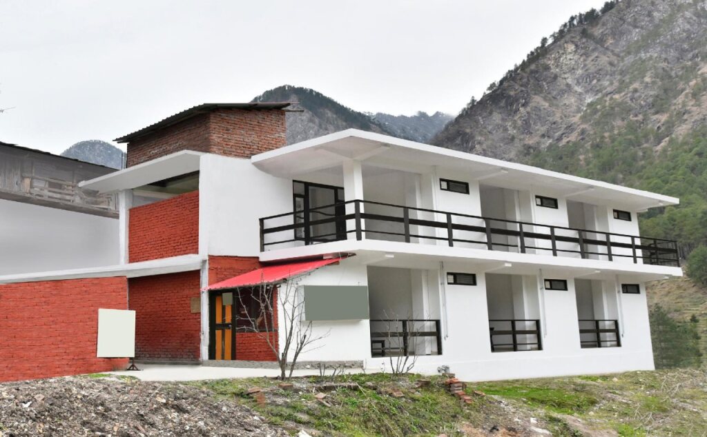 The Hillside - carbon neutral hotel in Unknown City