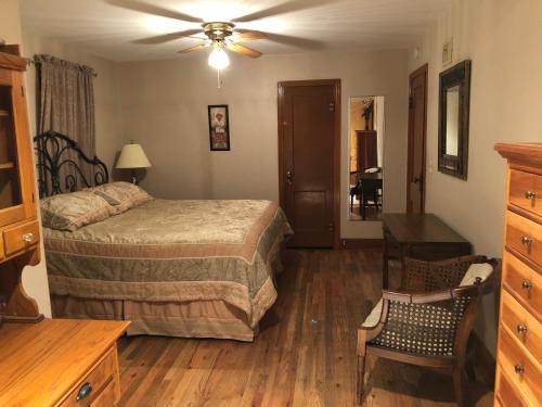 First Deadwood Cottages - photo 26