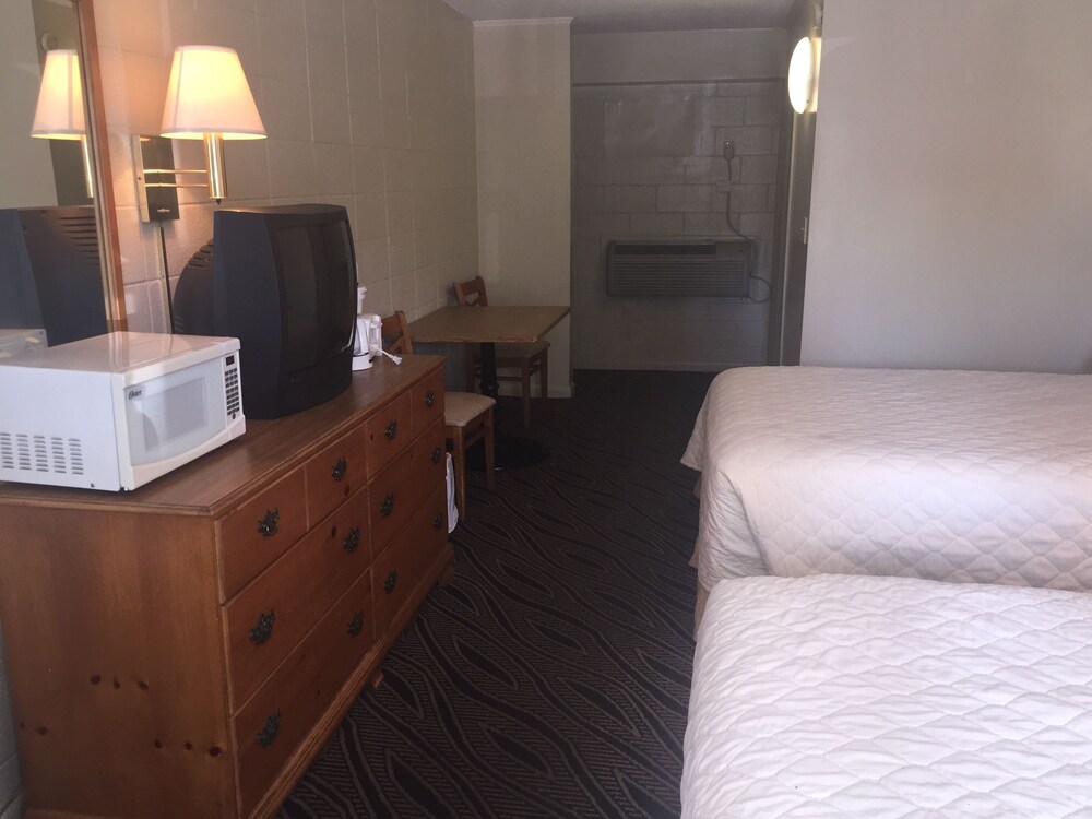 Admiral Motor Inn - photo 5