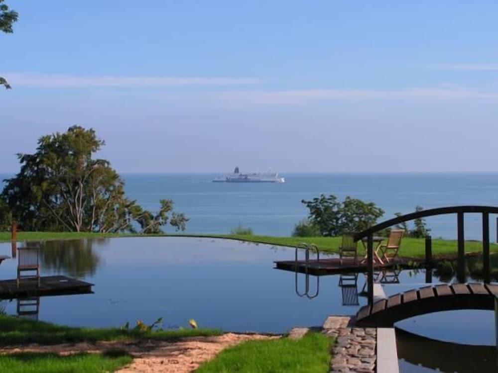 Villa Nause — 5-Star Luxury Hotel in Sassnitz, Germany