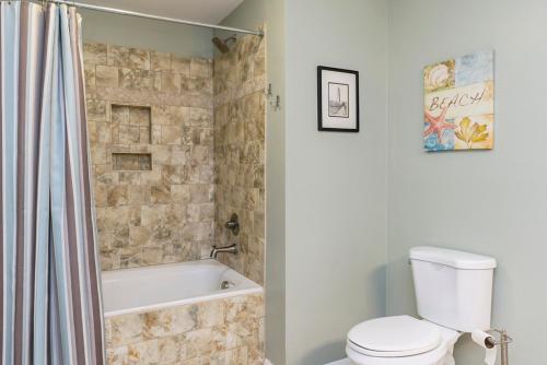 1 4 Us by Oak Island Accommodations - photo 13