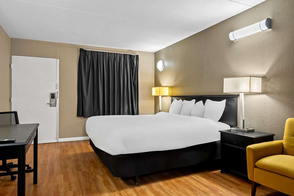 Signature Inn Danville - photo 25
