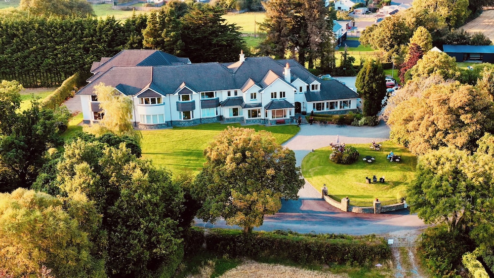 Loch Lein Country House — 4-Star Luxury Hotel in Cill Airne, Republic of Ireland