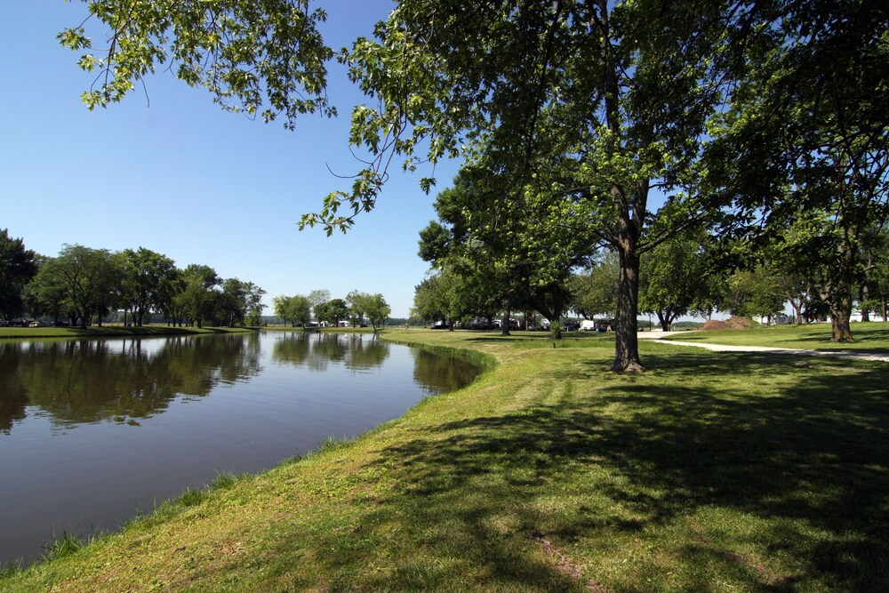 Sunset Lakes RV Resort - photo 15