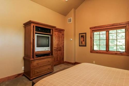 Clearwater Cottage 87 at Tamarack Resort by Casago McCall Donerightmanagement - photo 13