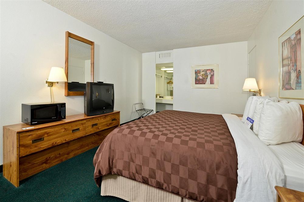 Americas Best Value Inn Yuma - photo 12