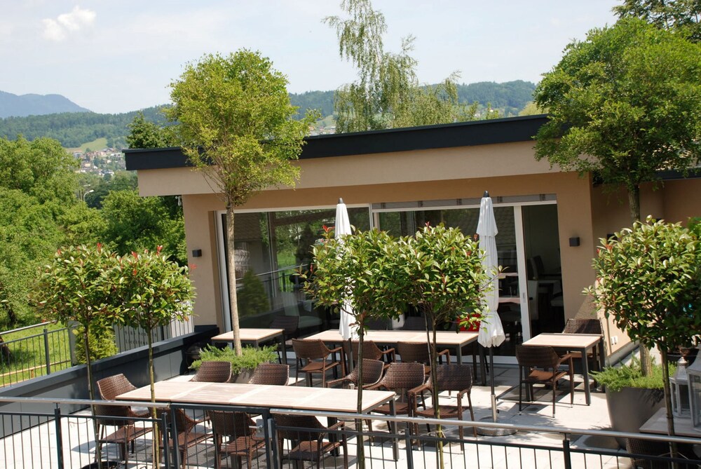 Hotel Restaurant Weinstube — Eschen