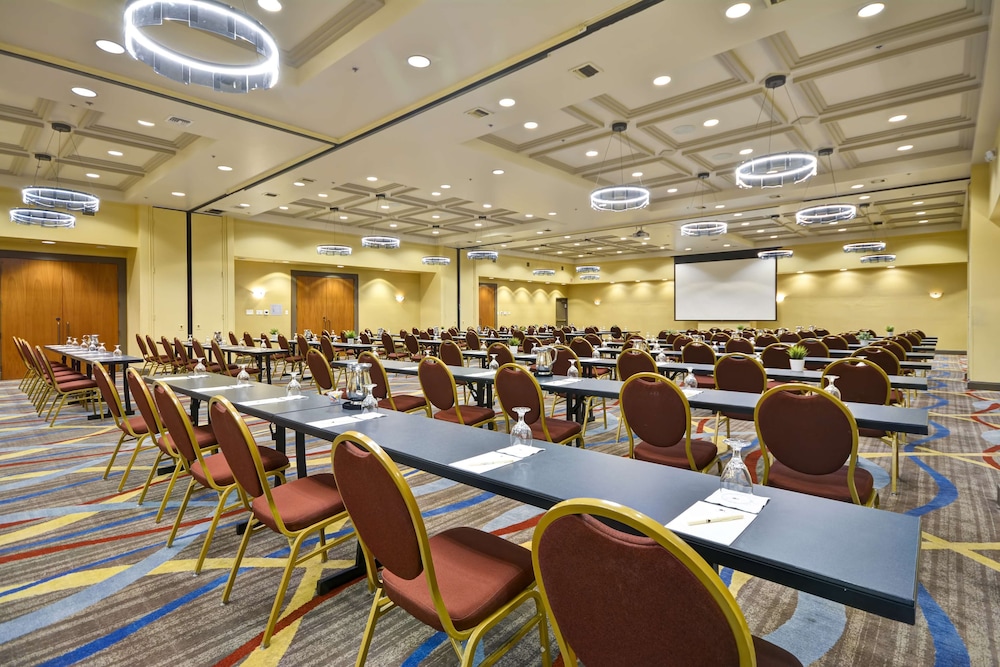 DoubleTree by Hilton Phoenix North - photo 54