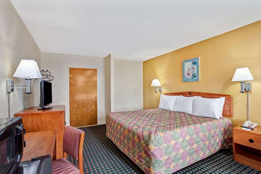 Days Inn by Wyndham Clarksville TN - photo 18