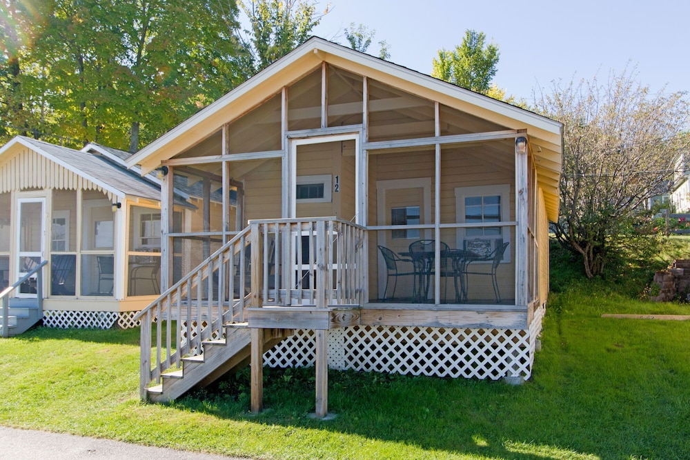 Half Moon Motel & Cottages - photo 63