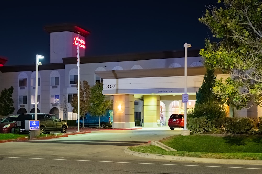 Hampton Inn & Suites Salt Lake City Airport - photo 64