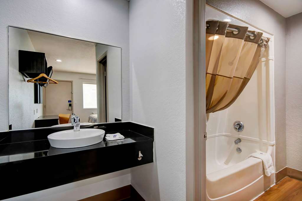 Motel 6 Port Allen LA Baton Rouge - photo 17