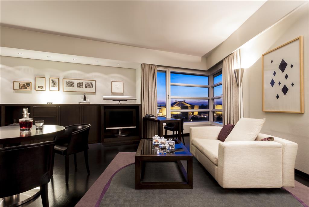 BERGH-White-Kitchen-110515