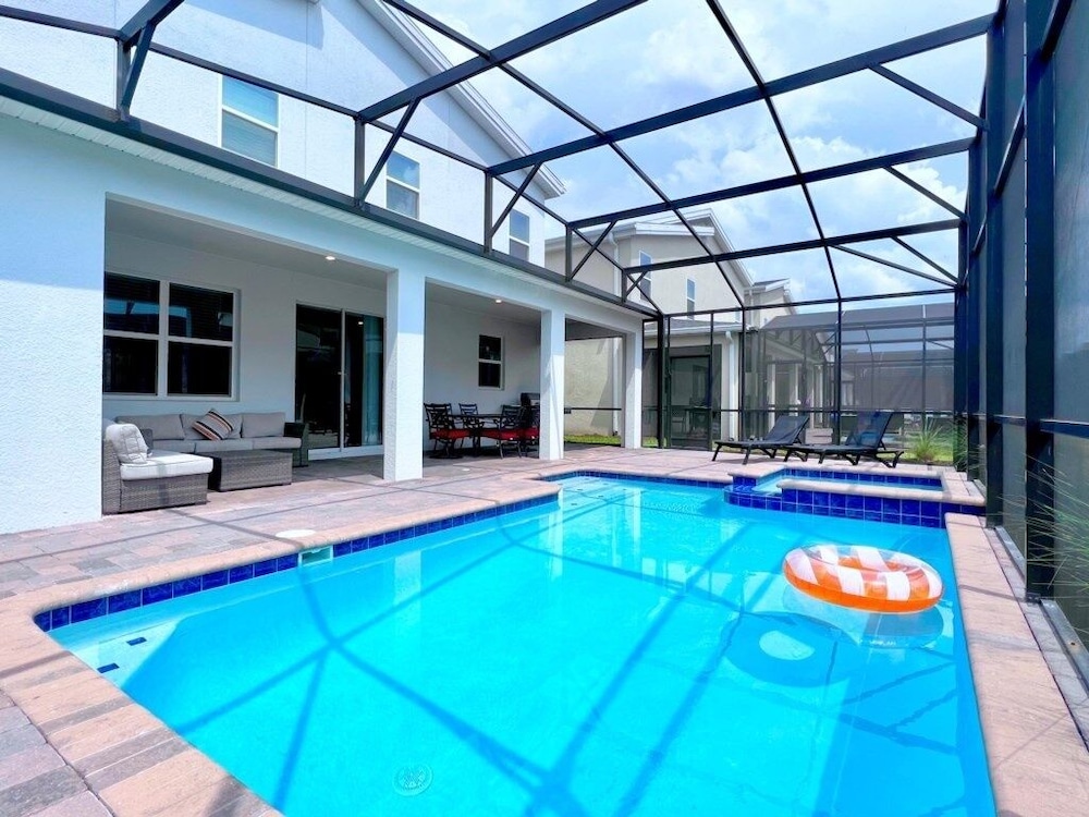8 Bed Storey Lake Resort Huge Bedroom for Kids home - photo 25