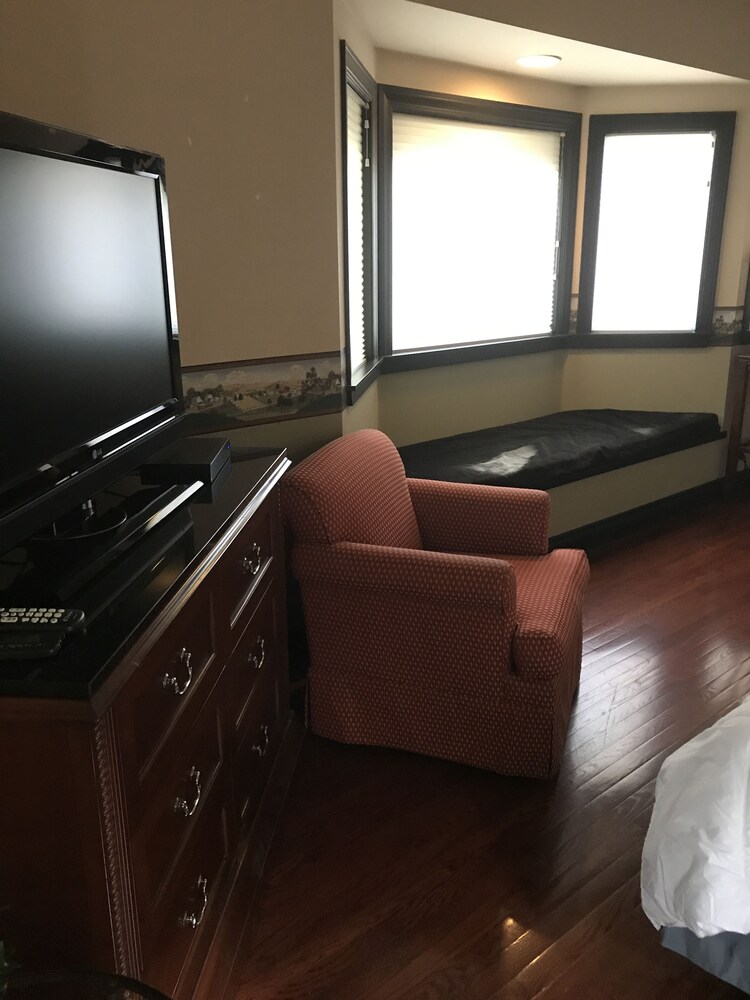 Nirvana Inn & Grill - photo 26