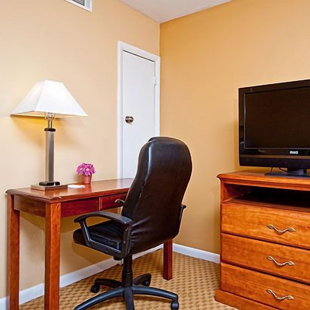Rodeway Inn & Suites Hephzibah Augusta - photo 21