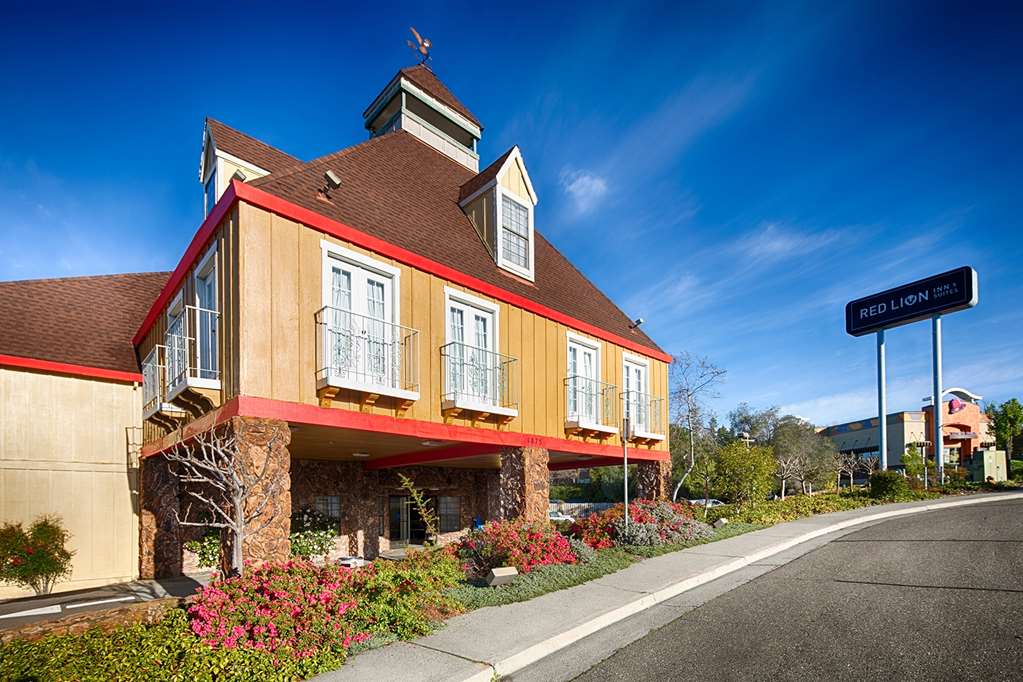 Red Lion Inn & Suites Auburn - photo 27
