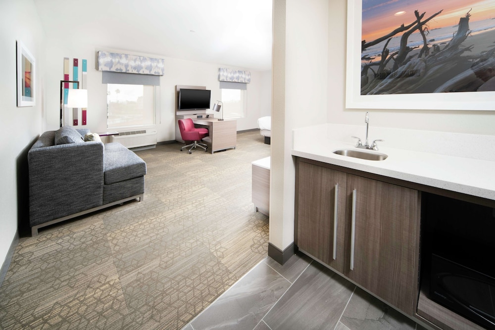 Hampton Inn & Suites Santa Maria - photo 16