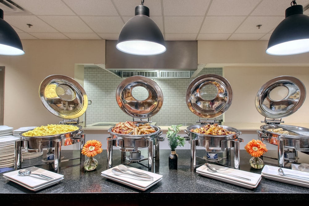 Holiday Inn Hotel & Suites Atlanta Airport North by IHG - photo 55