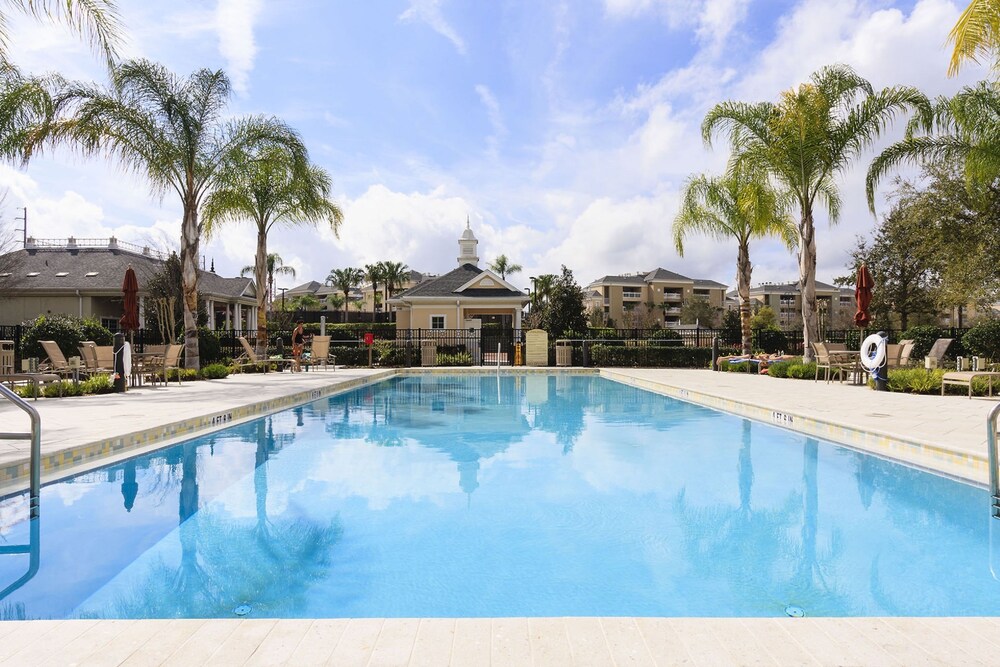 Reunion Resort by Intteli Fun Rentals - photo 2