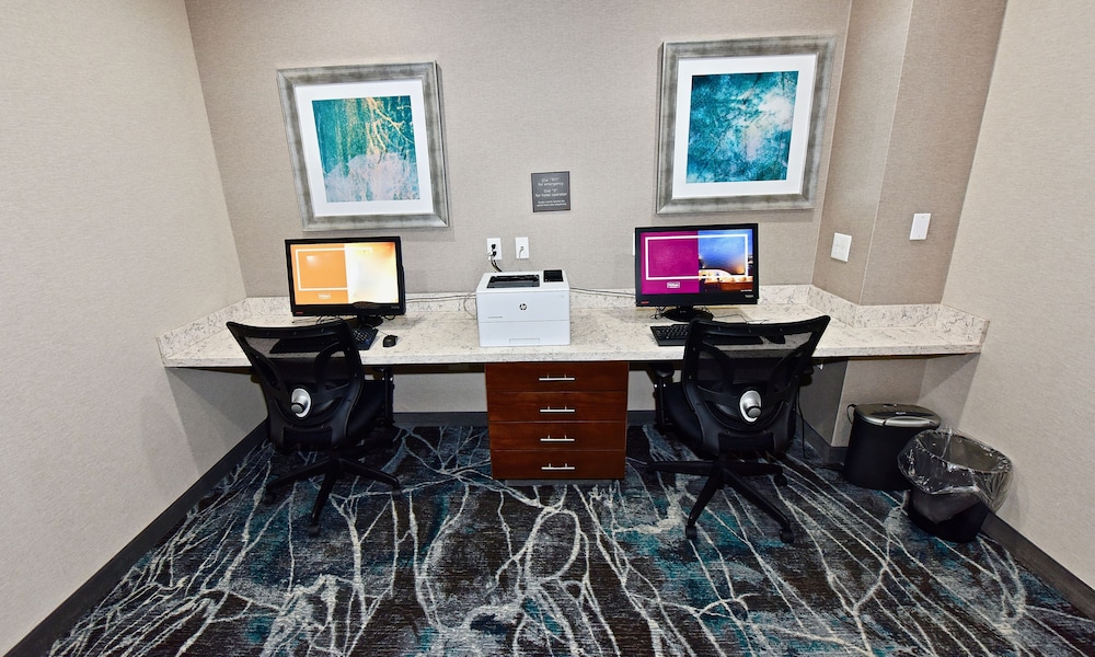 Hampton Inn Kirksville - photo 57